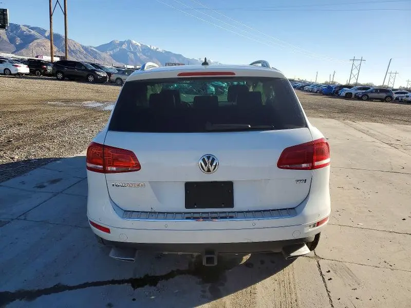 2014 VOLKSWAGEN TOUAREG V6 TDI  