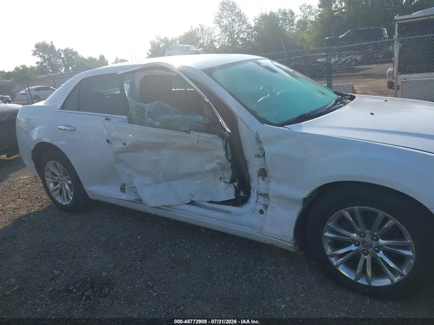 2016 CHRYSLER 300C  