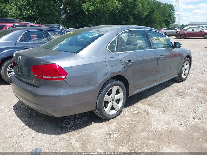 2013 VOLKSWAGEN PASSAT 2.5L SE
