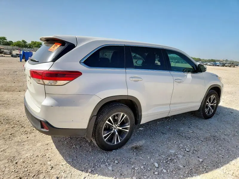 2018 TOYOTA HIGHLANDER LE  