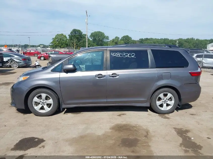 2019 TOYOTA SIENNA LE 8-PASSENGER
