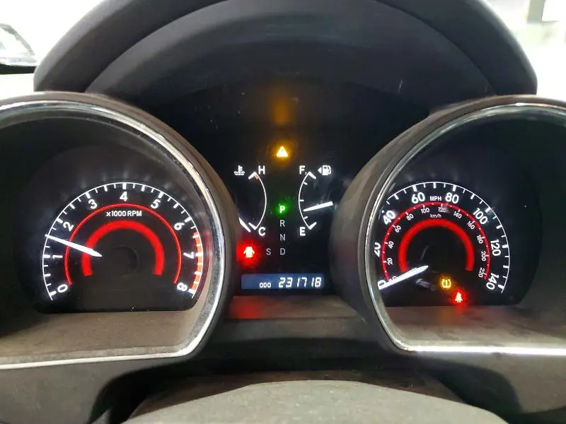 2011 TOYOTA HIGHLANDER SE  