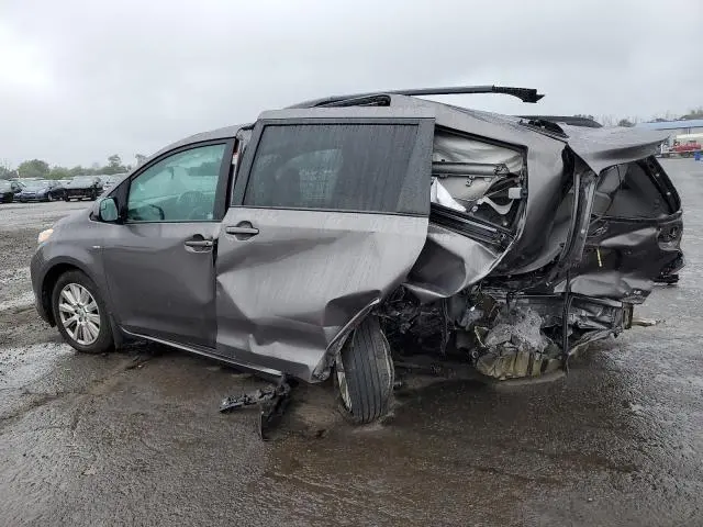 2017 TOYOTA SIENNA LE  