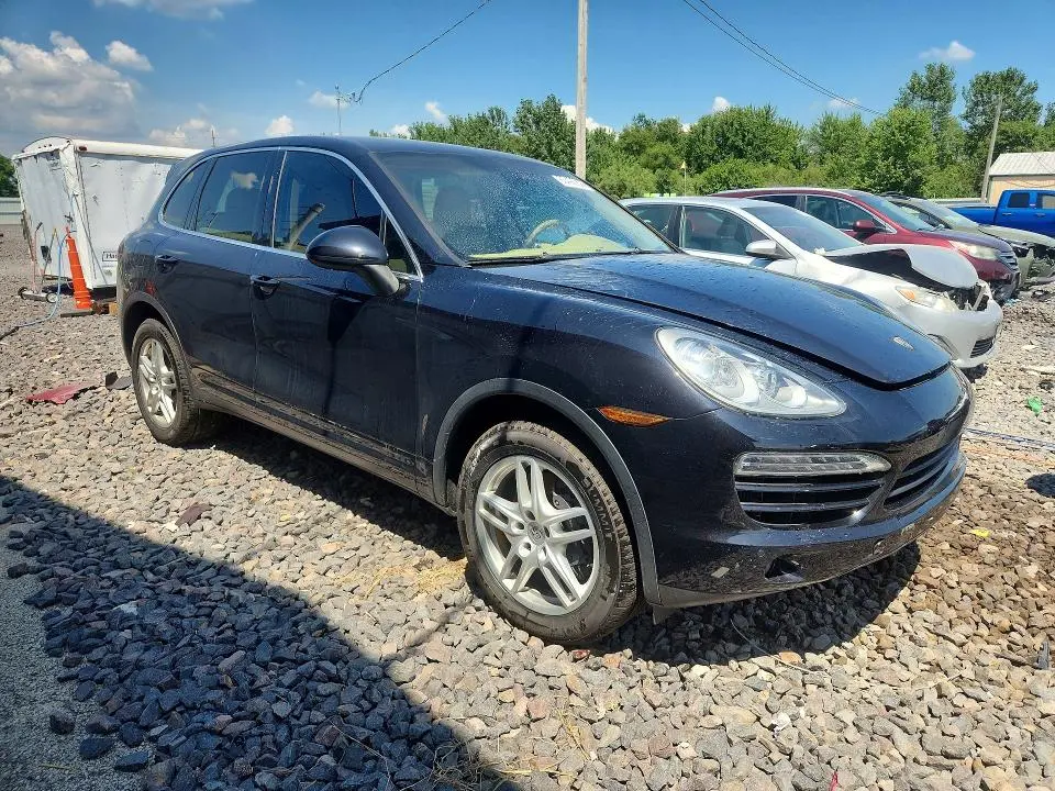 2013 PORSCHE CAYENNE   