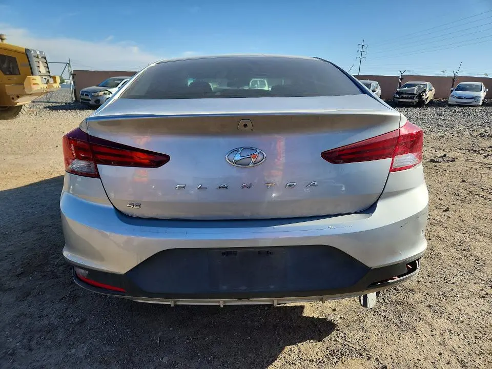 2020 HYUNDAI ELANTRA SE  