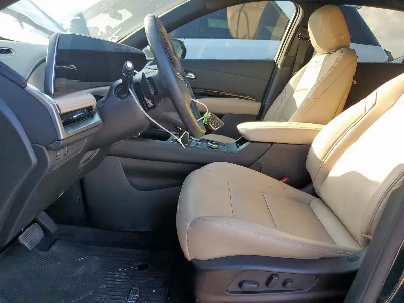 2024 CADILLAC XT4 LUXURY  