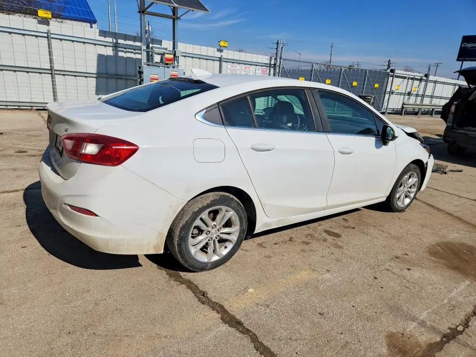 2019 CHEVROLET CRUZE LT  