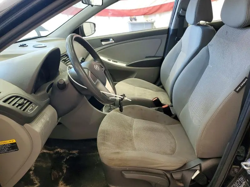 2013 HYUNDAI ACCENT GS  