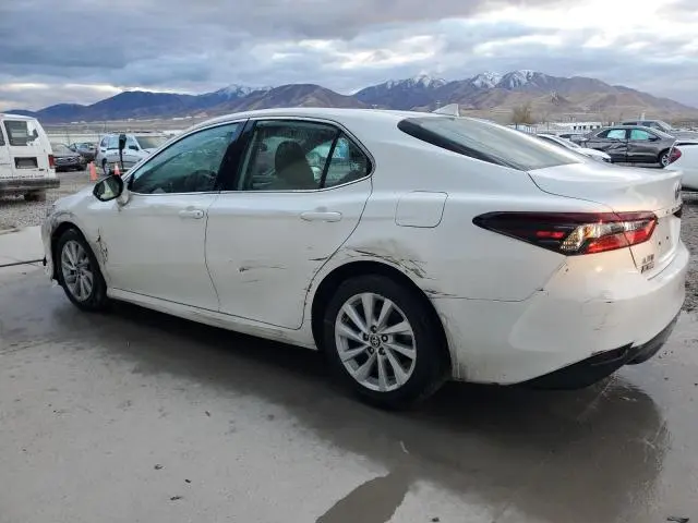 2022 TOYOTA CAMRY LE  