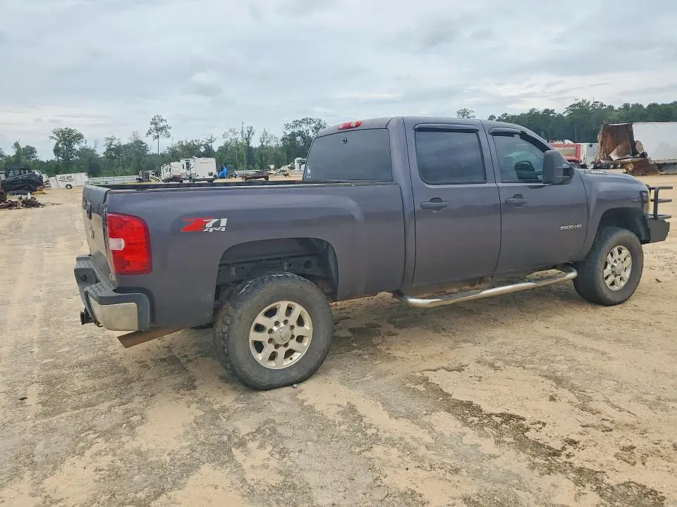 2011 CHEVROLET SILVERADO K2500 HEAVY DUTY LT  