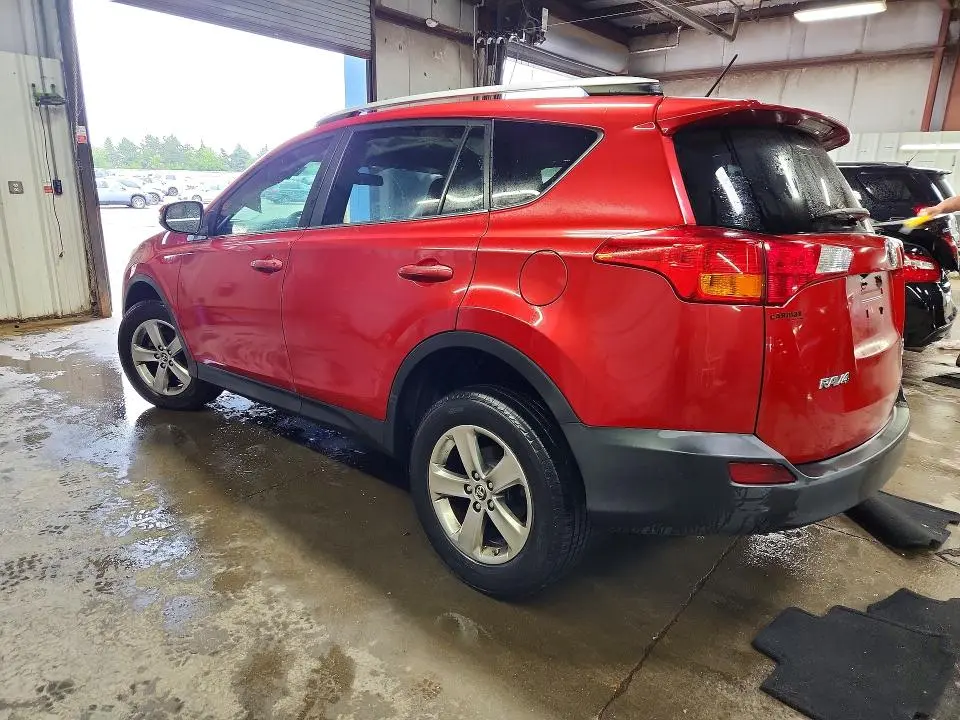 2015 TOYOTA RAV4 XLE  