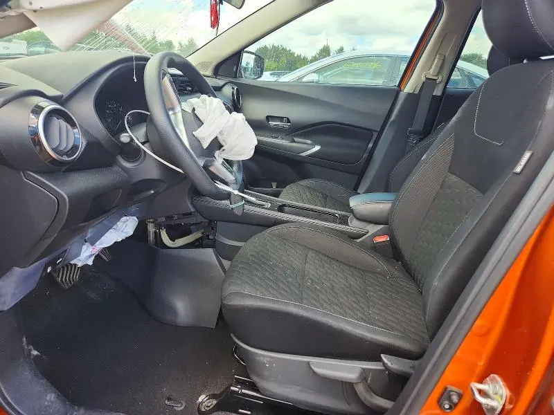 2022 NISSAN KICKS SV  