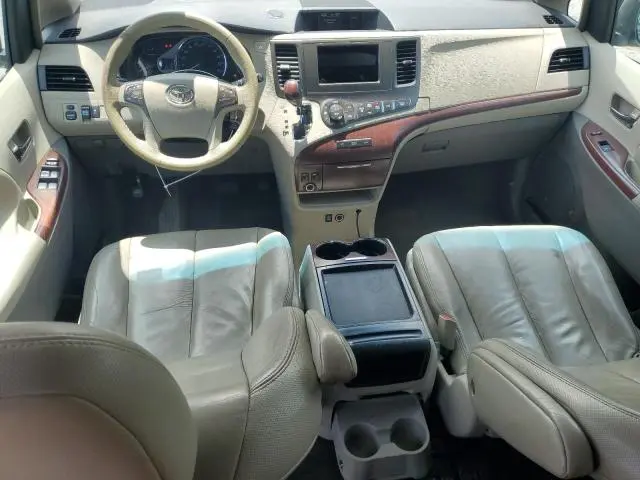 2011 TOYOTA SIENNA XLE  