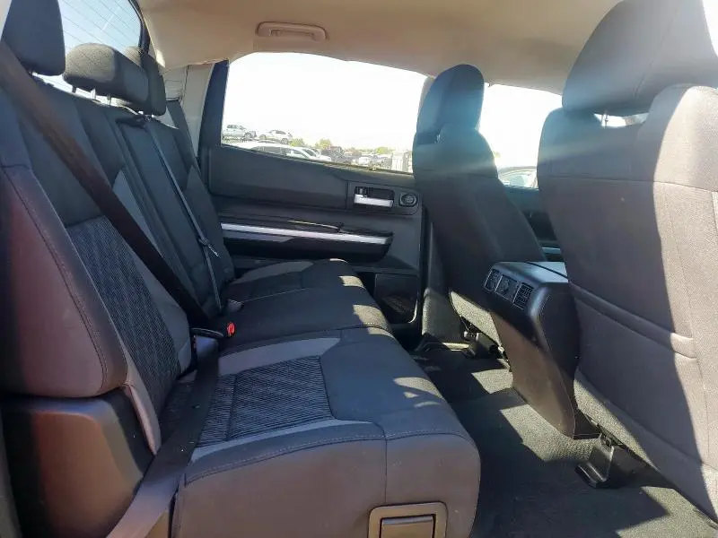 2015 TOYOTA TUNDRA CREWMAX SR5  