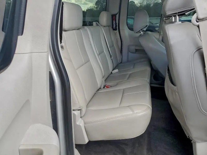 2011 CHEVROLET SILVERADO C1500 LT  