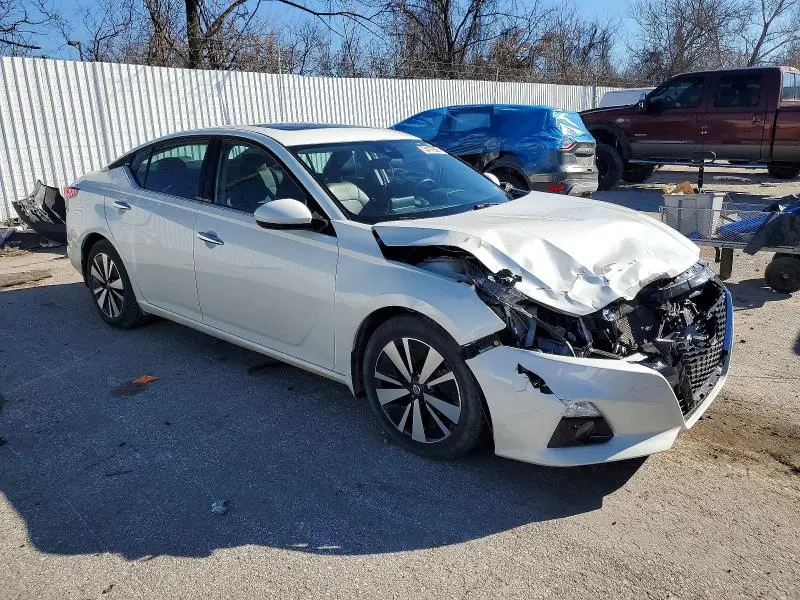 2021 NISSAN ALTIMA SL  