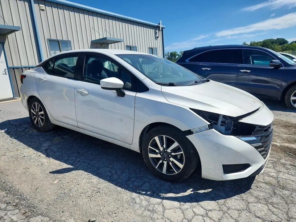 2024 NISSAN VERSA SV  