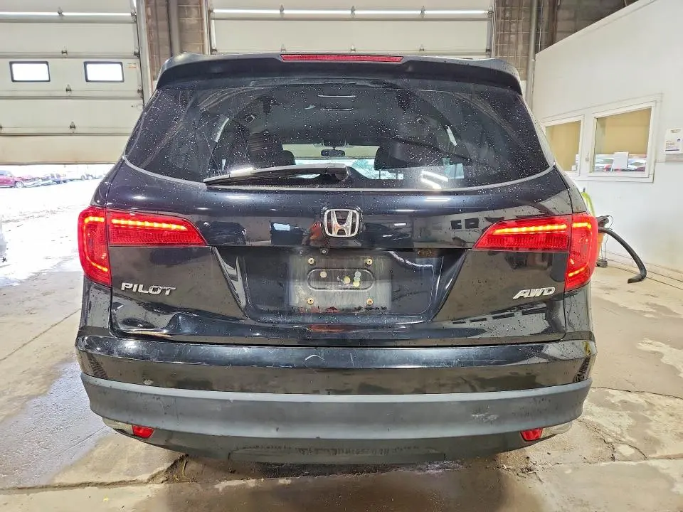 2016 HONDA PILOT LX  