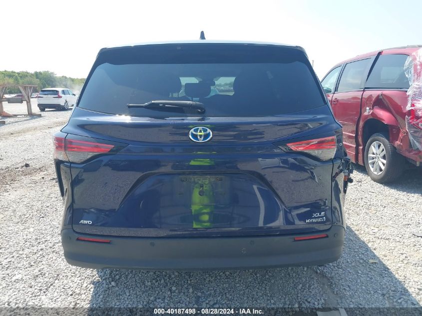 2021 TOYOTA SIENNA XLE