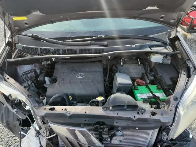 2016 TOYOTA SIENNA XLE 8-PASSENGER  