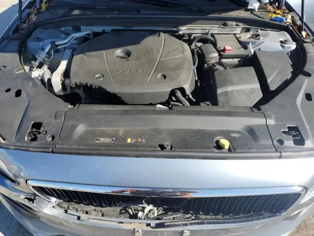 2017 VOLVO S90 T6 MOMENTUM  