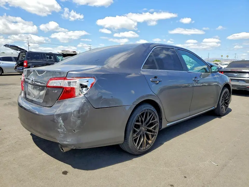 2014 TOYOTA CAMRY LE  