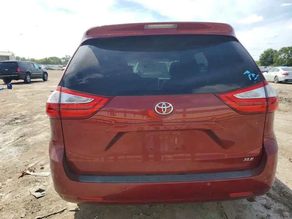2015 TOYOTA SIENNA XLE 8-PASSENGER  