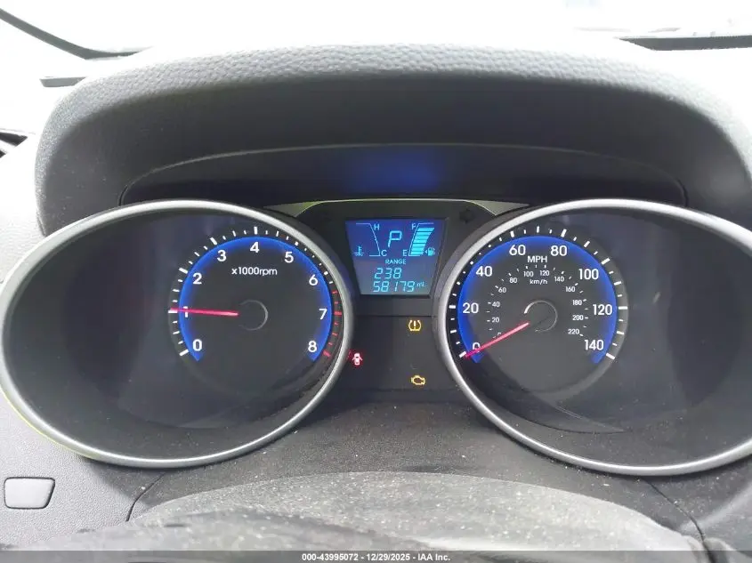 2015 HYUNDAI TUCSON SE