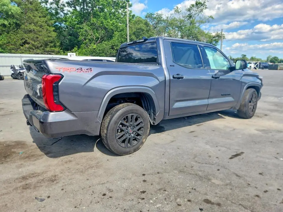 2023 TOYOTA TUNDRA SR5  