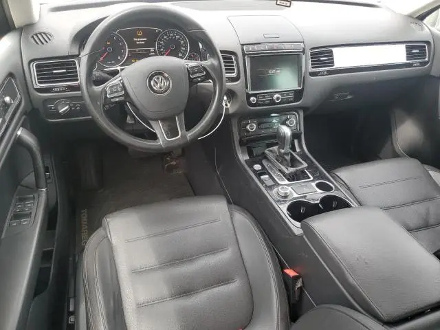 2016 VOLKSWAGEN TOUAREG SPORT  