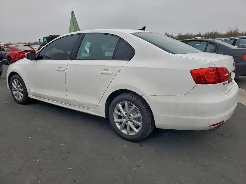 2011 VOLKSWAGEN JETTA SE  