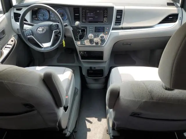 2020 TOYOTA SIENNA LE  