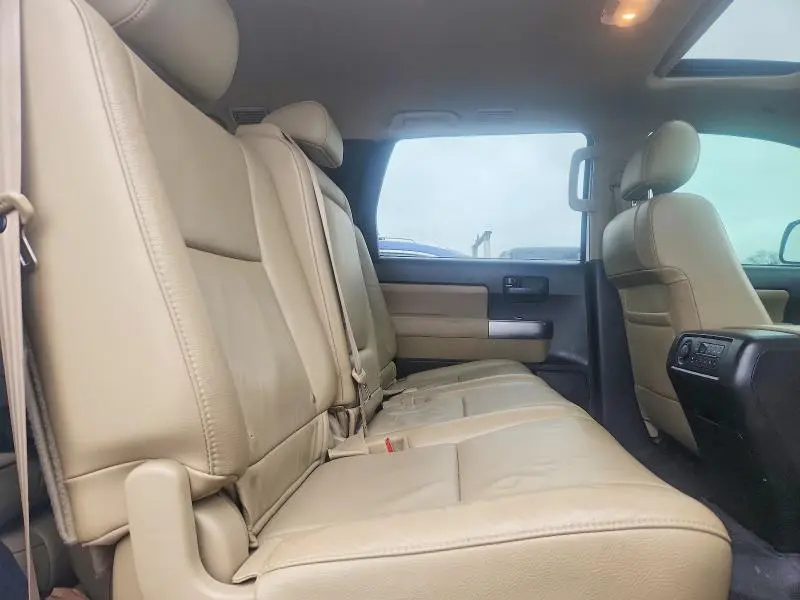 2018 TOYOTA SEQUOIA SR5  
