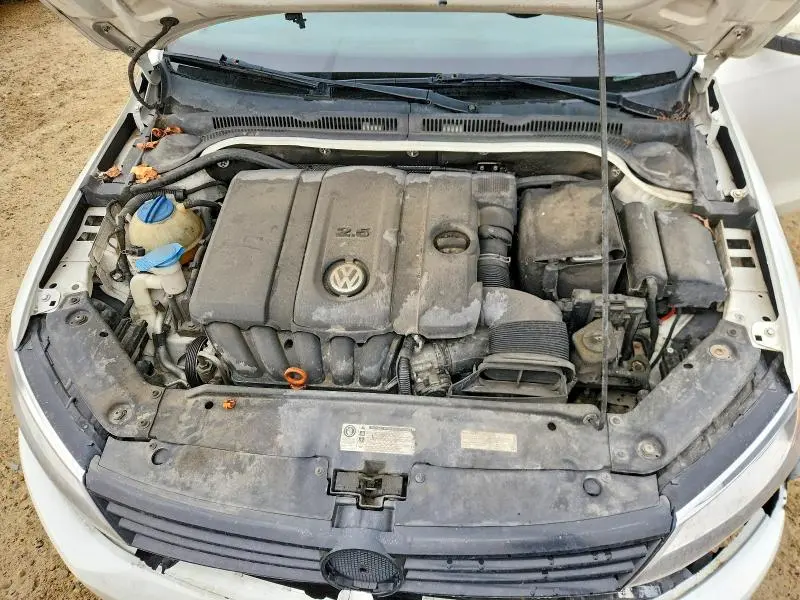 2013 VOLKSWAGEN JETTA SE  