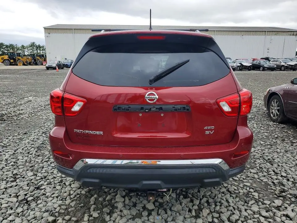 2018 NISSAN PATHFINDER SV  