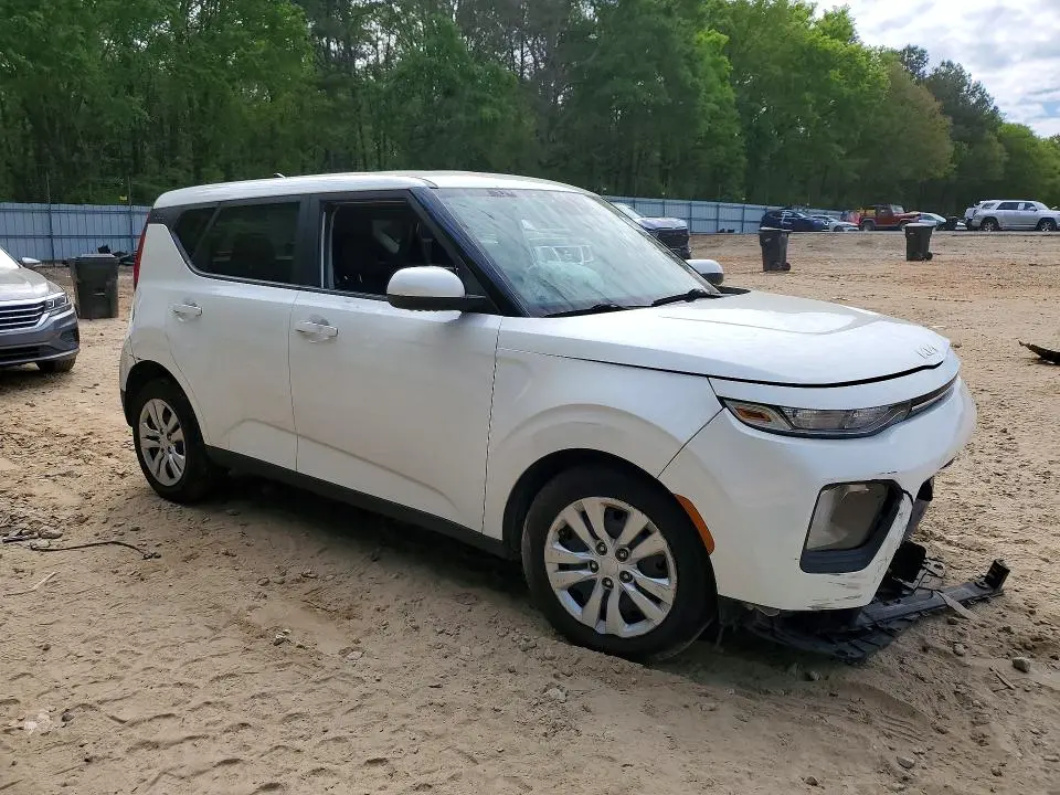 2022 KIA SOUL LX  