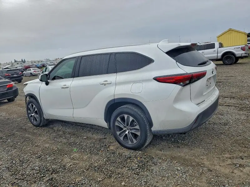2022 TOYOTA HIGHLANDER HYBRID XLE  