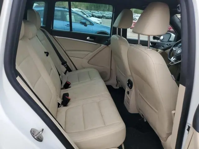 2016 VOLKSWAGEN TIGUAN S  