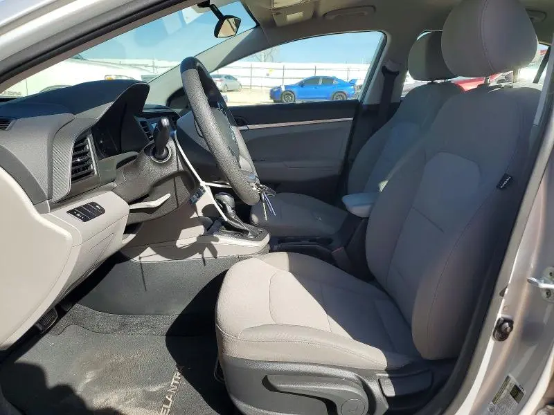 2019 HYUNDAI ELANTRA SE  