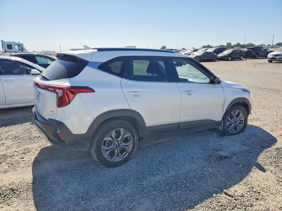 2024 KIA SELTOS S  