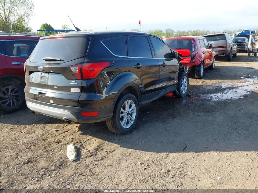 2019 FORD ESCAPE SE