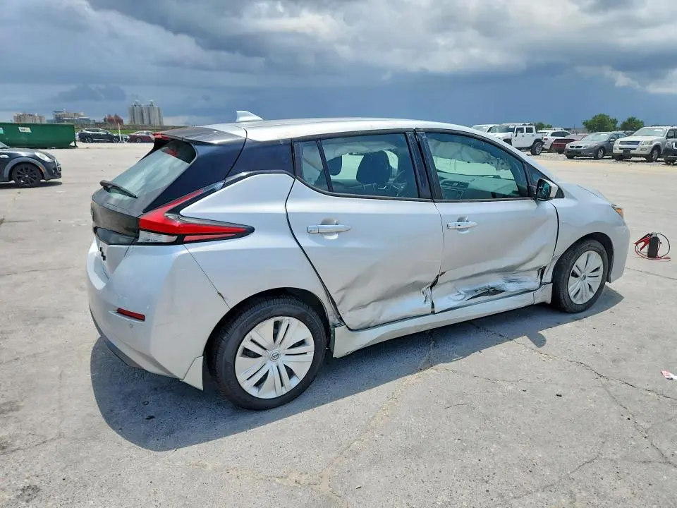 2023 NISSAN LEAF S  