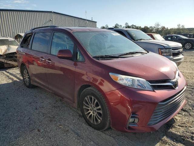 2018 TOYOTA SIENNA XLE