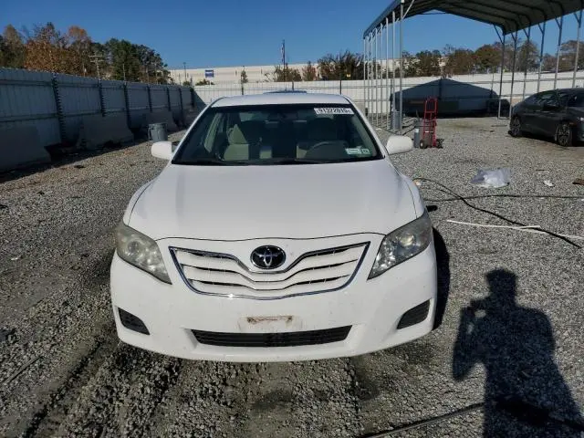 2011 TOYOTA CAMRY SE  