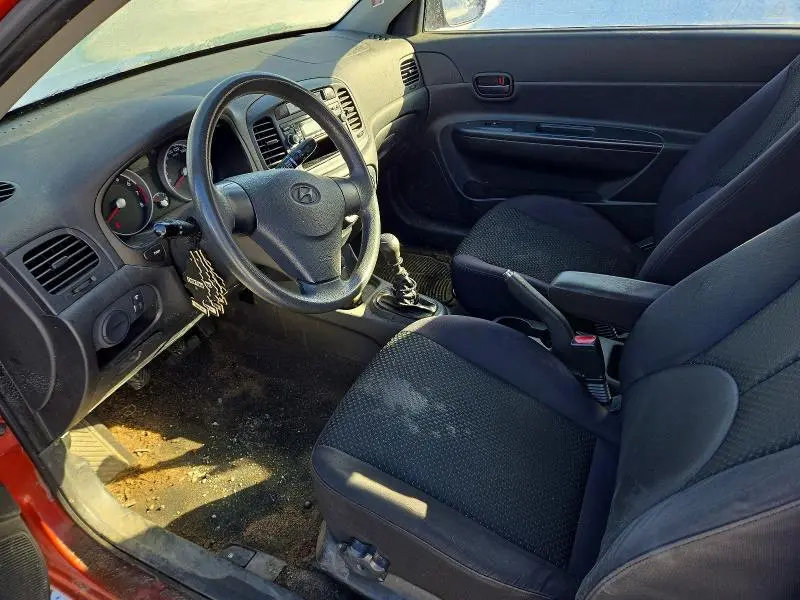 2010 HYUNDAI ACCENT SE  