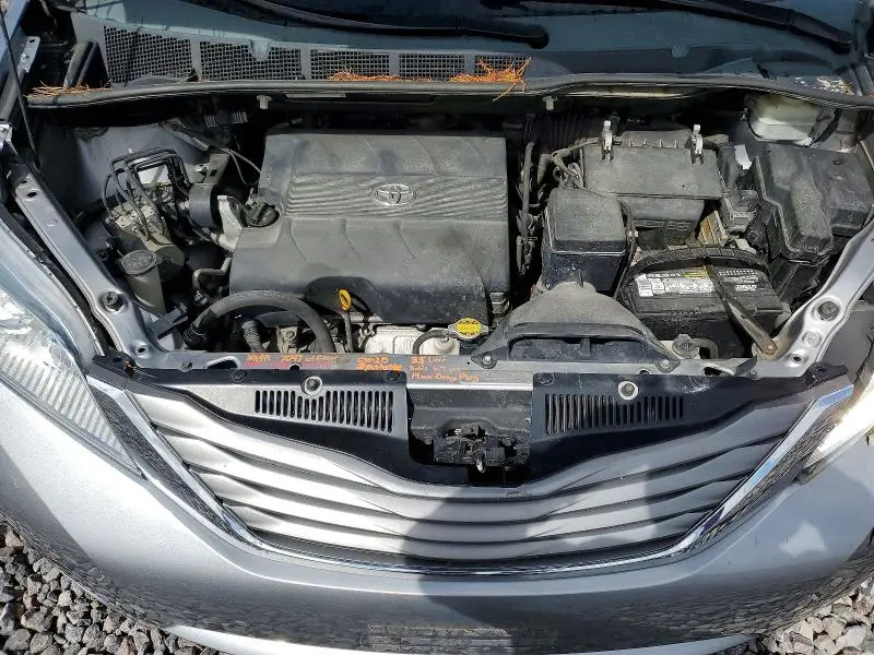 2012 TOYOTA SIENNA XLE 8-PASSENGER  