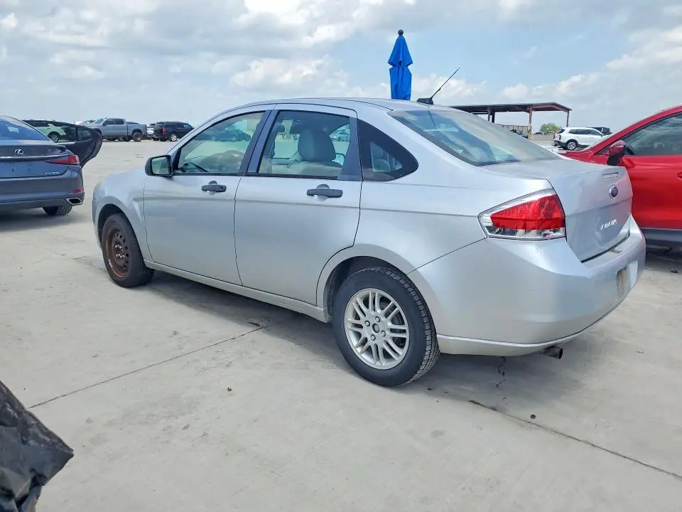 2010 FORD FOCUS SE  