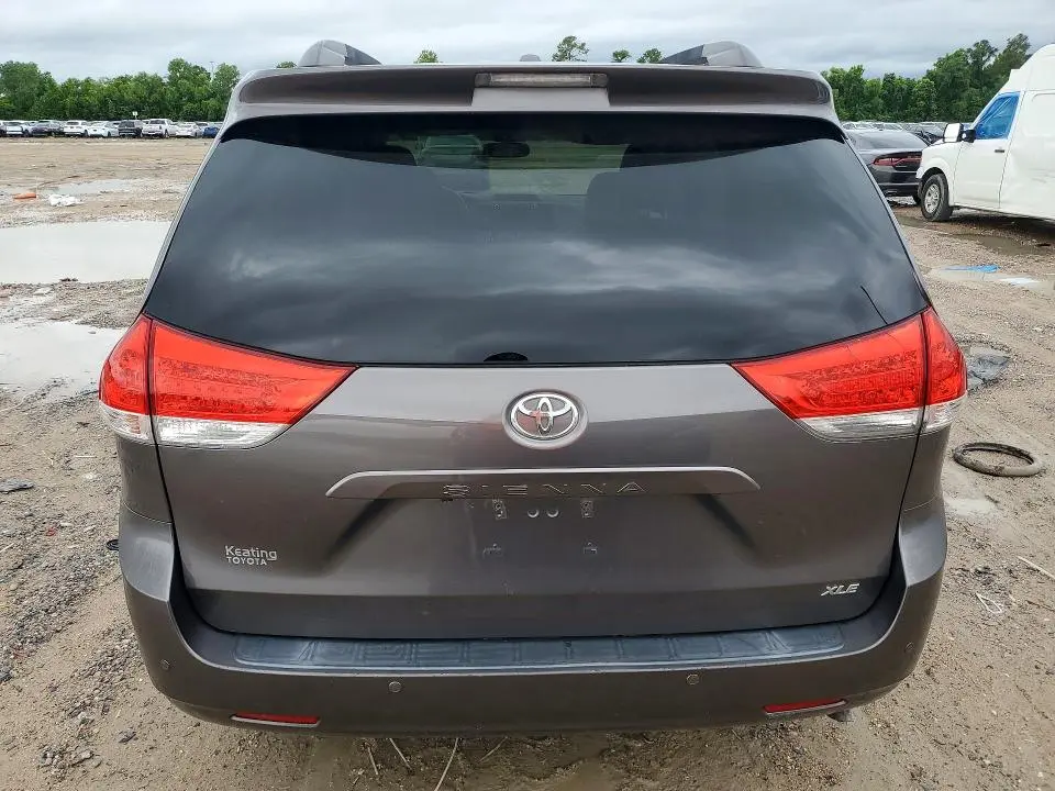 2012 TOYOTA SIENNA XLE 8-PASSENGER  