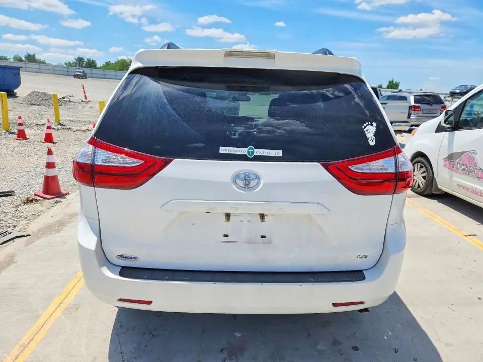 2019 TOYOTA SIENNA LE/XLE  