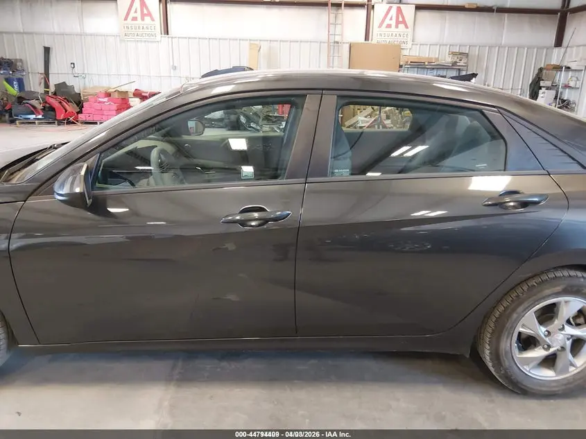 2021 HYUNDAI ELANTRA SE